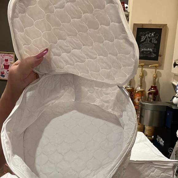 Round Quilted Plate Storage - Various Sizes Available - Picture 4 of 6